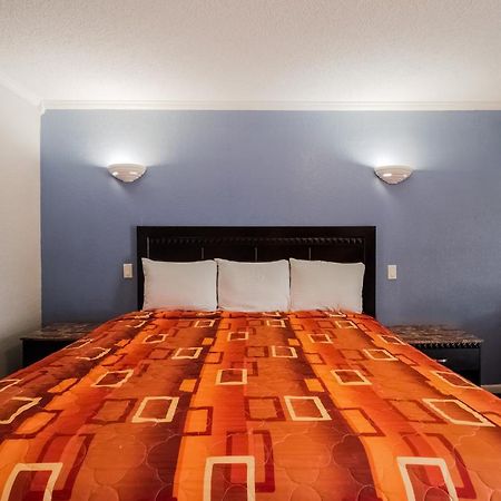 Oyo Hotel Houston I-69 & I-610 エクステリア 写真