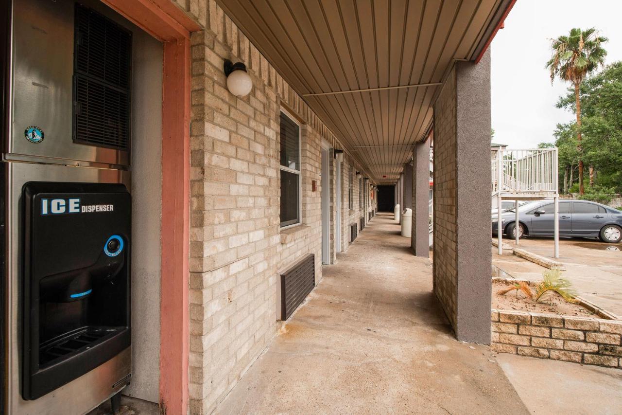 Oyo Hotel Houston I-69 & I-610 エクステリア 写真
